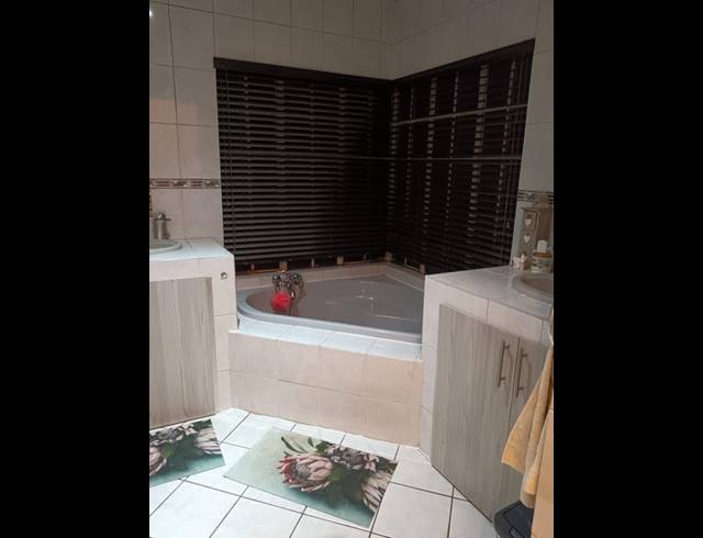 3 BEDROOM HOUSE FOR SALE IN ELDORAIGNE